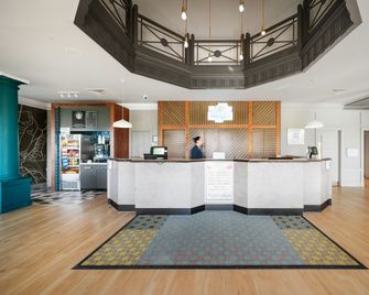 Holiday Inn Leeds - Brighouse By IHG - Brighouse - Recepción