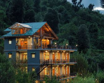 sharan stay - Naggar - Building