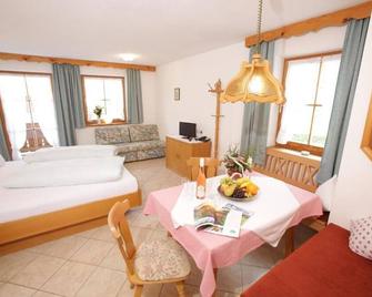 Gemütliche Ein-Raum-Ferienwohnung, 30qm - Reit im Winkl - Schlafzimmer