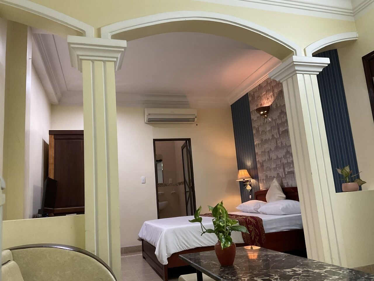 Minh Chau Hotel - Ho Chi Minh City