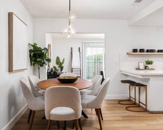 Enjoy this Contemporary Family friendly Home - Madera