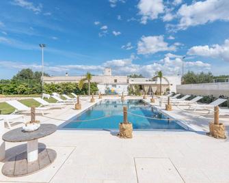 Dimora Tauro B&B - Fasano - Pool