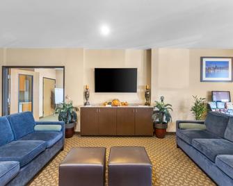 Comfort Inn & Suites Sikeston I-55 - Sikeston - Lobby
