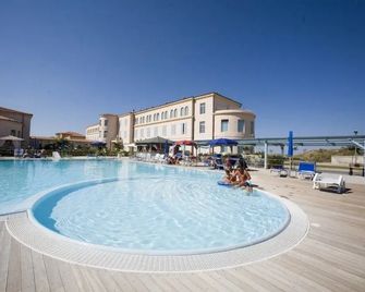 Resort Principi Di Piemonte - Tirrenia - Piscina