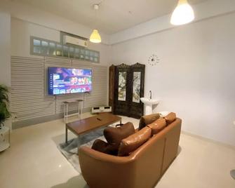 T.U.B. Mansion - Pak Kret - Living room