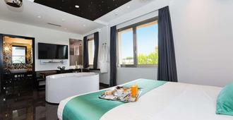 JC Contemporary Hotel - Rome - Bedroom