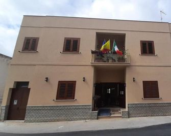 Albergo Bouganville - Favignana - Edificio