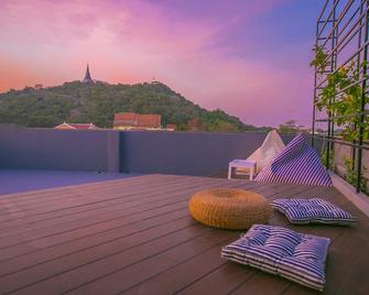 Chedi View Hostel - Phetchaburi - Balkon