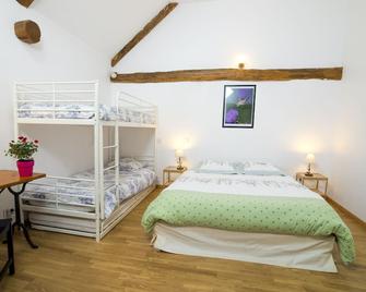 Chambres d'hôtes Entre Dolmens et Fontaines - Sévérac-d'Aveyron - Habitación