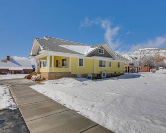 Beautiful Historic Home Near Bryce Canyon! - Cannonville - Building