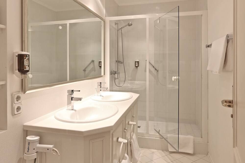 Wunsch Hotel Mürz - Natural Health & Spa Hotel - Bad Fuessing - Bathroom
