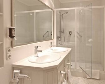 Wunsch Hotel Mürz - Natural Health & Spa Hotel - Bad Fuessing - Bathroom