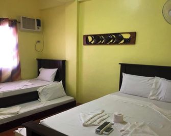 Luis Bay Travellers Lodge Coron - Coron
