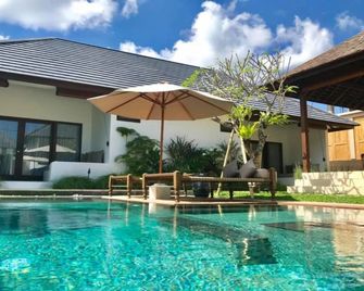 Anam Residence - North Kuta - Piscina