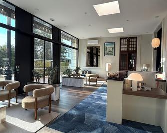 أوتل ديه أو - إيه-ليه-بان - ردهة