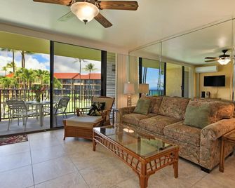 Oceanview King 1BR in Papakea Resort - Kahana - Living room