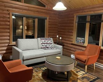 Lazy Bear Cabin - Falcon West Lake waterfront - Falcon Lake - Living room