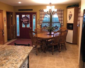 Within Walking Distance Of Field Of Dreams Movie Site/Mlb Stadium - Dyersville - Comedor
