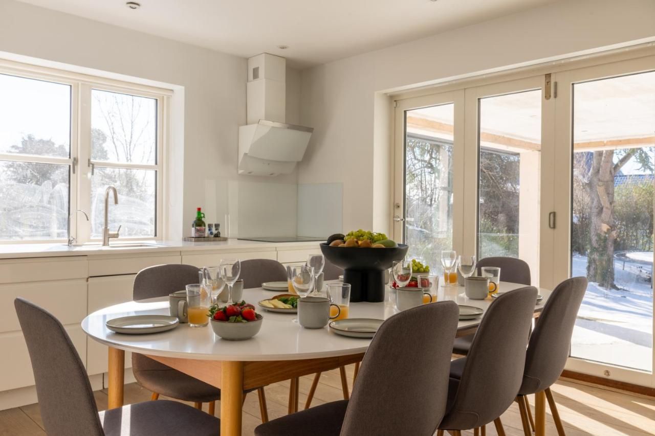 Large 5BR House for 10 in Copenhagen – Rødovre