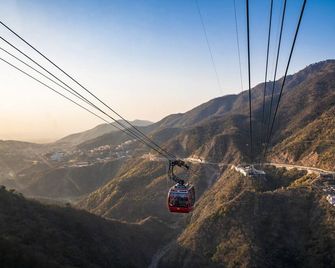 Moksha Himalaya Spa Resort - Parwanoo - Pool