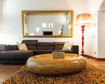 Elegant comfortable holiday apartment in the city center - Palermo - Living room