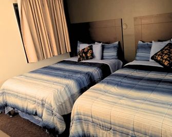 Blue Way Inn by Jasper Hutchinson - Hutchinson