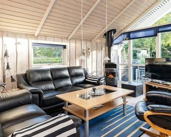 7 person holiday home in Løgstør-By Traum - Løgstør - Sala de estar