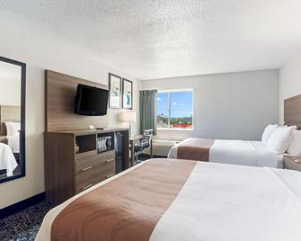 Quality Inn & Suites - Ferdinand - Bedroom