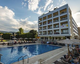 Dolphin Resort & Conference - Agii Apostoli
