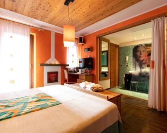 Hotel Isolabella Wellness - Transacqua - Schlafzimmer