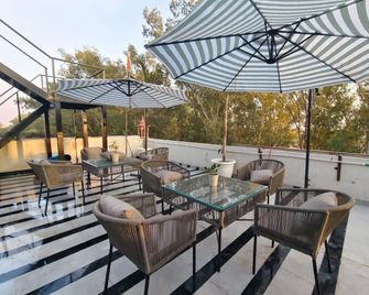 Hotel Brij Vas - Vrindavan - Балкон