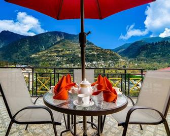 Orsino Khangri Karpo - Lachung - Balcony