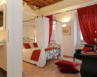 Madonna de' Monti Suites - Rooma - Makuuhuone