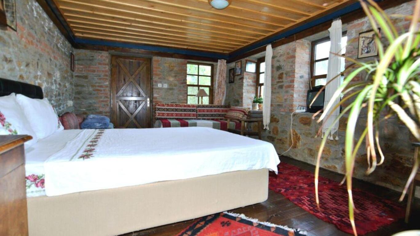 سيرينس دوجاداكي إفلير