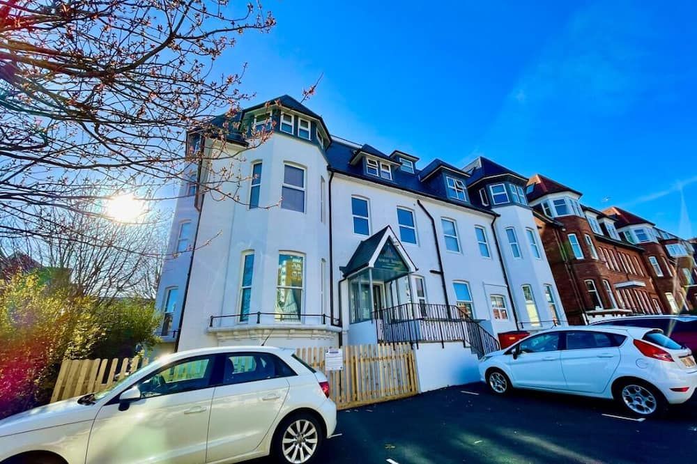 Tower House Apartments - Bournemouth - Building