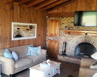 Huntington Farm - Great Family Retreat - Cape Charles - Living room