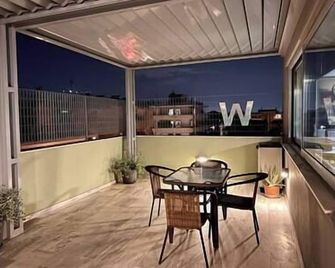 Promoshomes - Marousi - Balkon