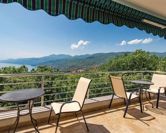 Cozy home in Kastav with house sea view - Kastav - Balcony