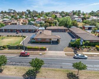 Cadman Motor Inn & Apartments - Tamworth - Outdoor view