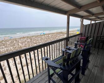 Room #315 Standard 1 King Bed Pets Yes - Topsail Beach - Balcón