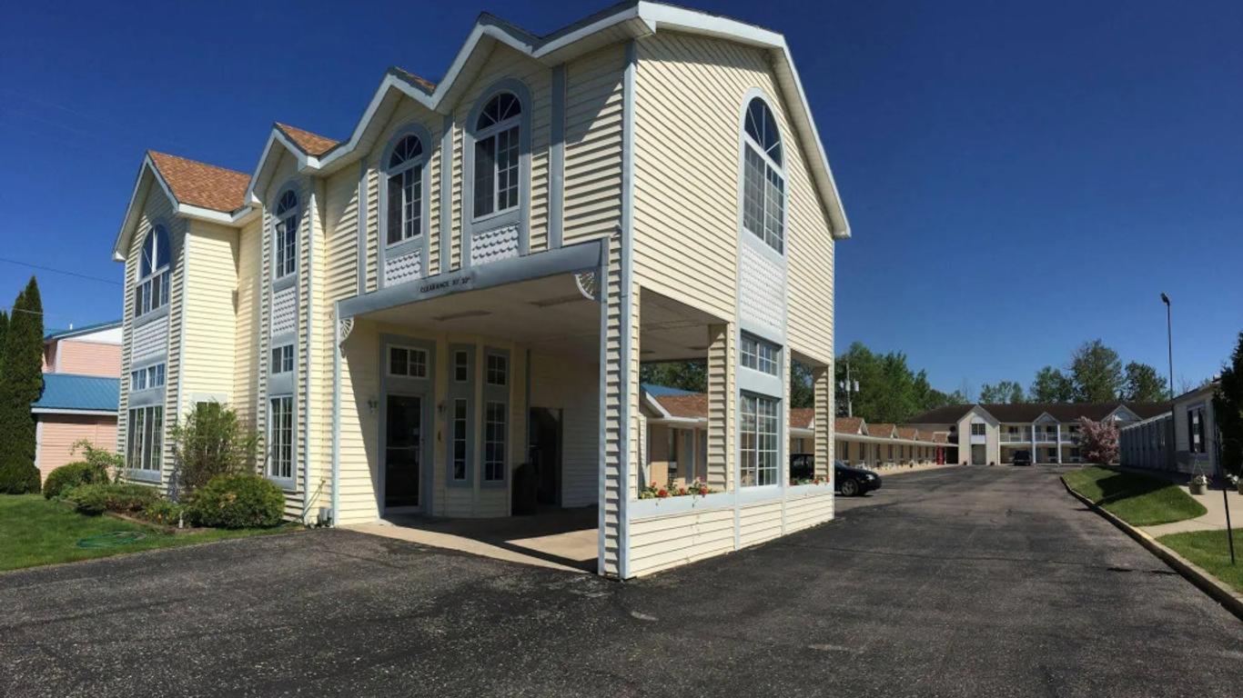 Thunderbird Inn of Mackinaw City