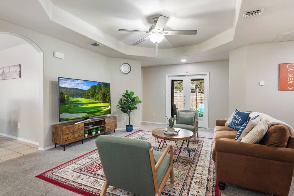 Perfect Sa Getaway! Near Lackland Sea World Alamo Riverwalk - سان انطونيو - غرفة معيشة