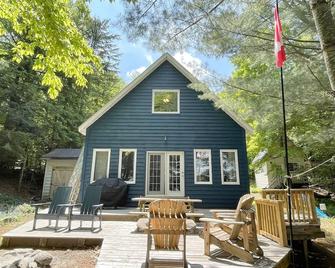 Rustic-Chic Cottage on Quiet Camp Lake - Dwight - Patio