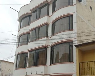 Hotel Ritzor - Latacunga - Building