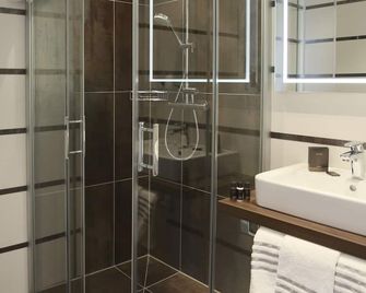 Hotel zur Schloss-Schmiede - Aichach - Bathroom