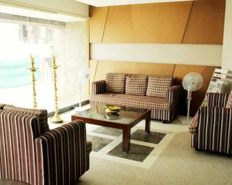 Hotel Chentoor - Madurai - Living room
