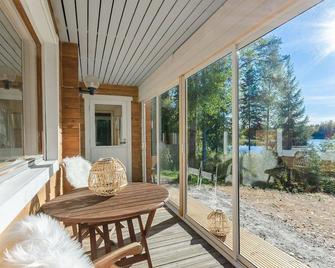 Jussinlahti, vaikon loma 6 by Interhome - Kaavi - Patio