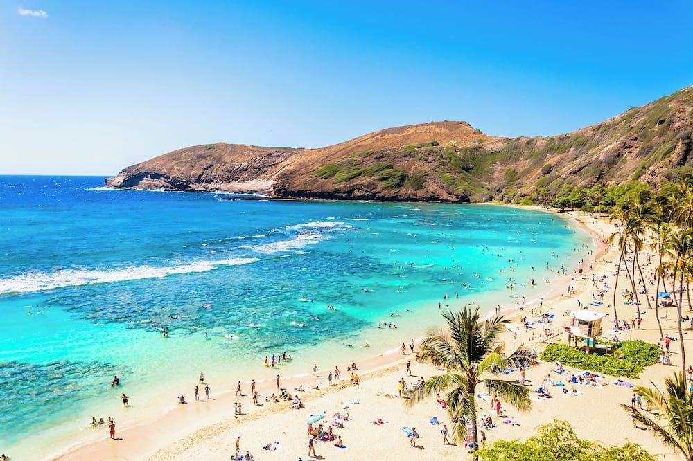Partial Ocean View Condo with 2 Beds and Parking - Honolulu - Strand