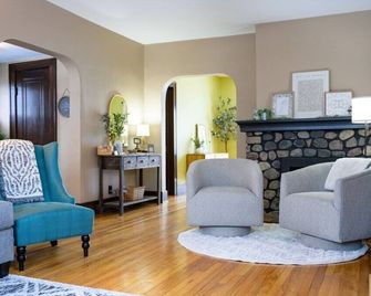 State Ave|beach|king Beds|central Ac - Alpena - Huiskamer