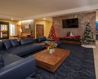 Endeavor Inn & Suites, Trademark Collection by Wyndham - טופקה - סלון